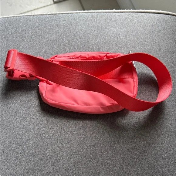 Lululemon Athletica Vibrant Pink Belt Bag - Picture 3 of 3